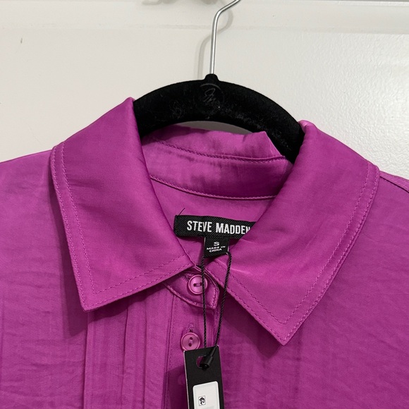 NWT Steve Madden Magenta Button-Down Shirt - Small - Picture 9 of 10
